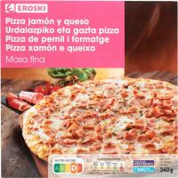 Pizza masa fina de jamón-queso EROSKI, caja 340 g Pizza masa fina de jamón-queso EROSKI, caja 340 g